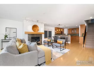 Photo #3: 960583 Listing