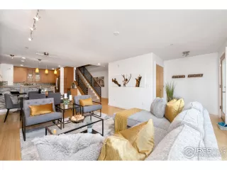 Photo #4: 960583 Listing