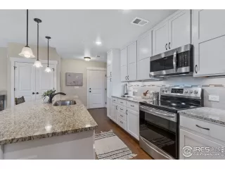 Photo #5: 960719 Listing