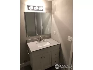 Photo #5: 960726 Listing