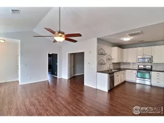 Photo #6: 960781 Listing