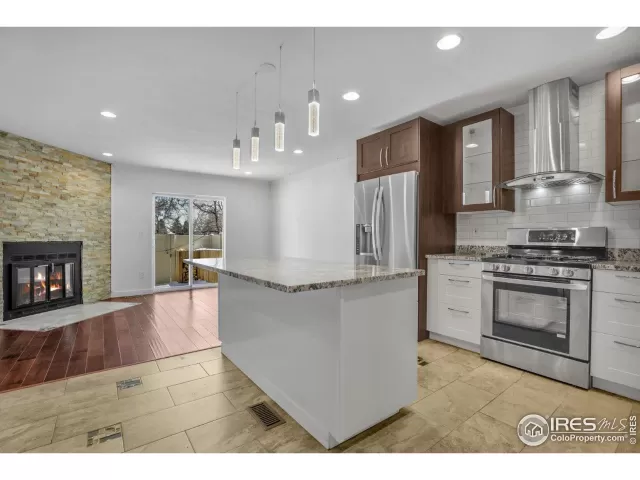 MLS: 960825 Condo For Sale