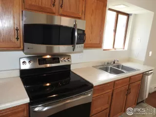 Photo #2: 960861 Listing