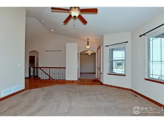 Photo #4: 960898 Listing