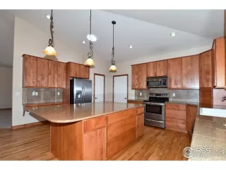 Photo #6: 960898 Listing