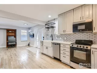 Photo #5: 960934 Listing