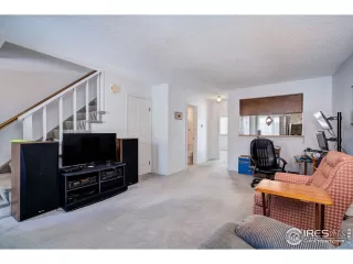 Photo #4: 960977 Listing