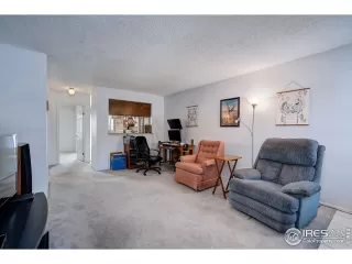 Photo #5: 960977 Listing