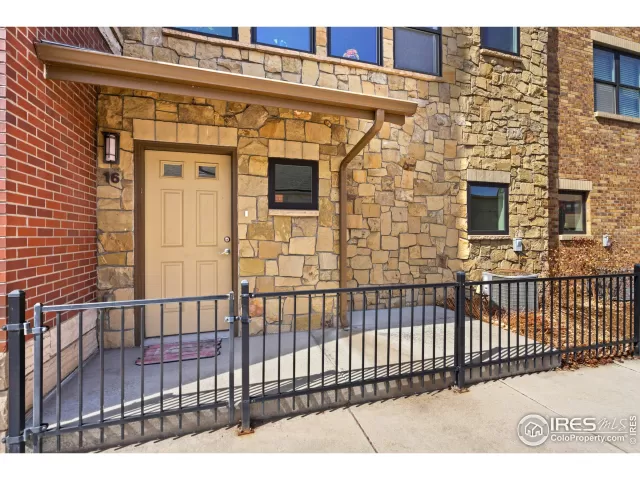 MLS: 961234 Condo For Sale