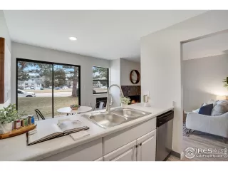 Photo #6: 961328 Listing