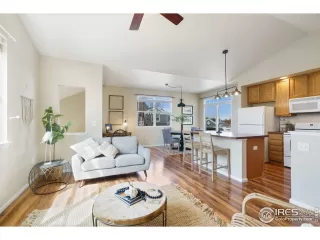 Photo #5: 961383 Listing