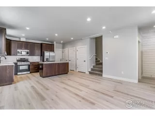 Photo #5: 961409 Listing