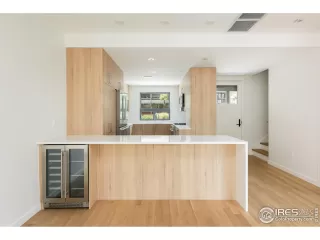 Photo #6: 961454 Listing