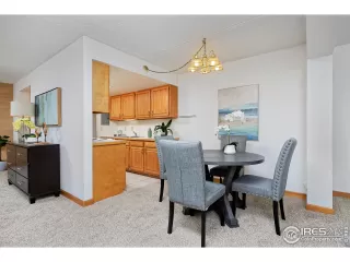 Photo #5: 961483 Listing