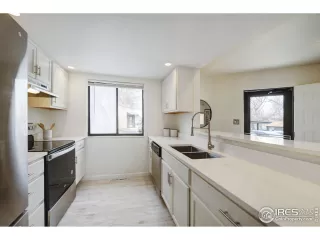 Photo #4: 961715 Listing