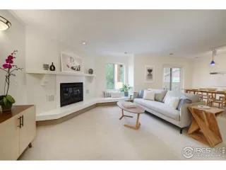 Photo #2: 961728 Listing