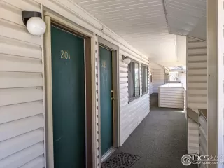 Photo #4: 962017 Listing