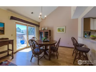 Photo #6: 962018 Listing