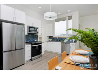 Photo #2: 962145 Listing