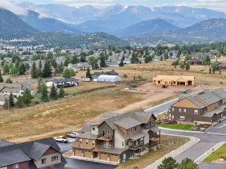 Photo #2: 9622777 Listing