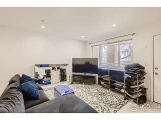 Photo #2: 962323 Listing