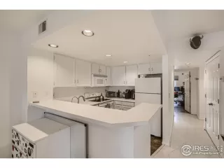 Photo #3: 962323 Listing