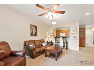 Photo #2: 962397 Listing