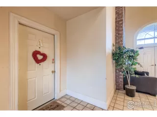 Photo #4: 962500 Listing