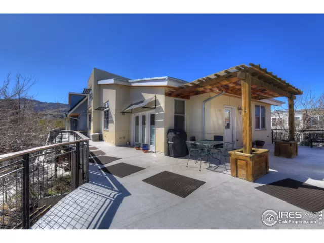 MLS: 962556 Condo For Sale