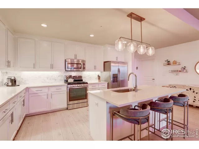 MLS: 962605 Condo For Sale