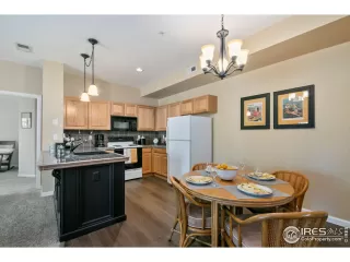 Photo #5: 962606 Listing