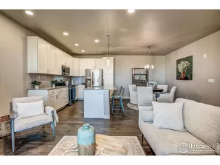 Photo #4: 962788 Listing