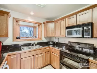 Photo #5: 962908 Listing