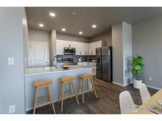 Photo #6: 963090 Listing