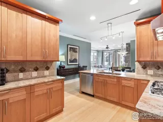 Photo #3: 963233 Listing