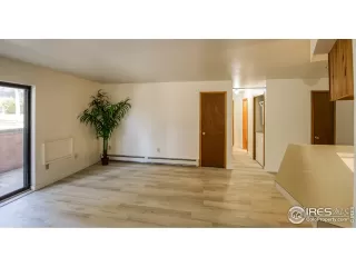 Photo #5: 963318 Listing