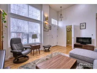 Photo #5: 963436 Listing