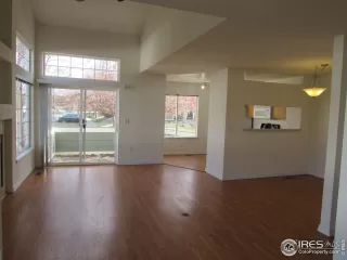 Photo #5: 963500 Listing