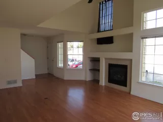 Photo #6: 963500 Listing