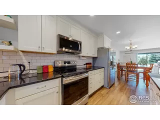 Photo #5: 963511 Listing