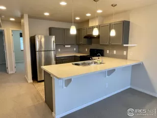 Photo #4: 963692 Listing