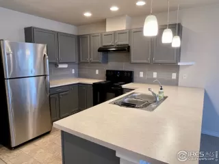 Photo #5: 963692 Listing