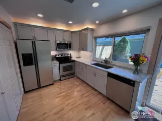 Photo #5: 963714 Listing