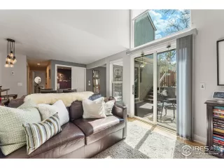 Photo #4: 963729 Listing