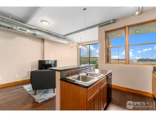 Photo #5: 963771 Listing