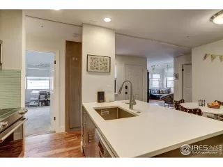 Photo #4: 963900 Listing