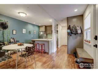 Photo #5: 963900 Listing