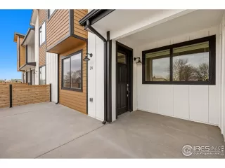 Photo #2: 963921 Listing