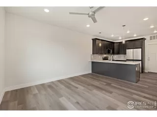 Photo #3: 963921 Listing