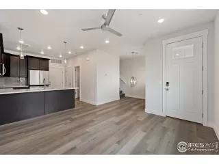 Photo #5: 963921 Listing